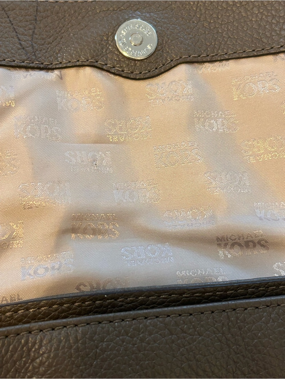 Michael Kors Vintage Y2K Taupe Pebbled Leather Shoulder Bag with Silver Chain - Picture 9 of 13